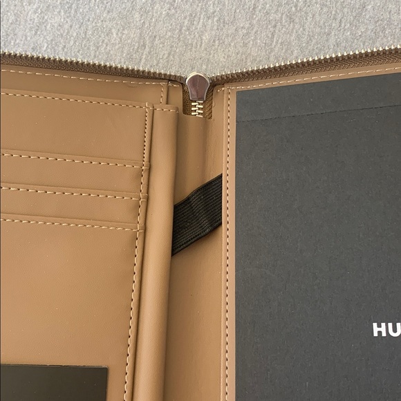 Hugo boss portfolio - Picture 8 of 10